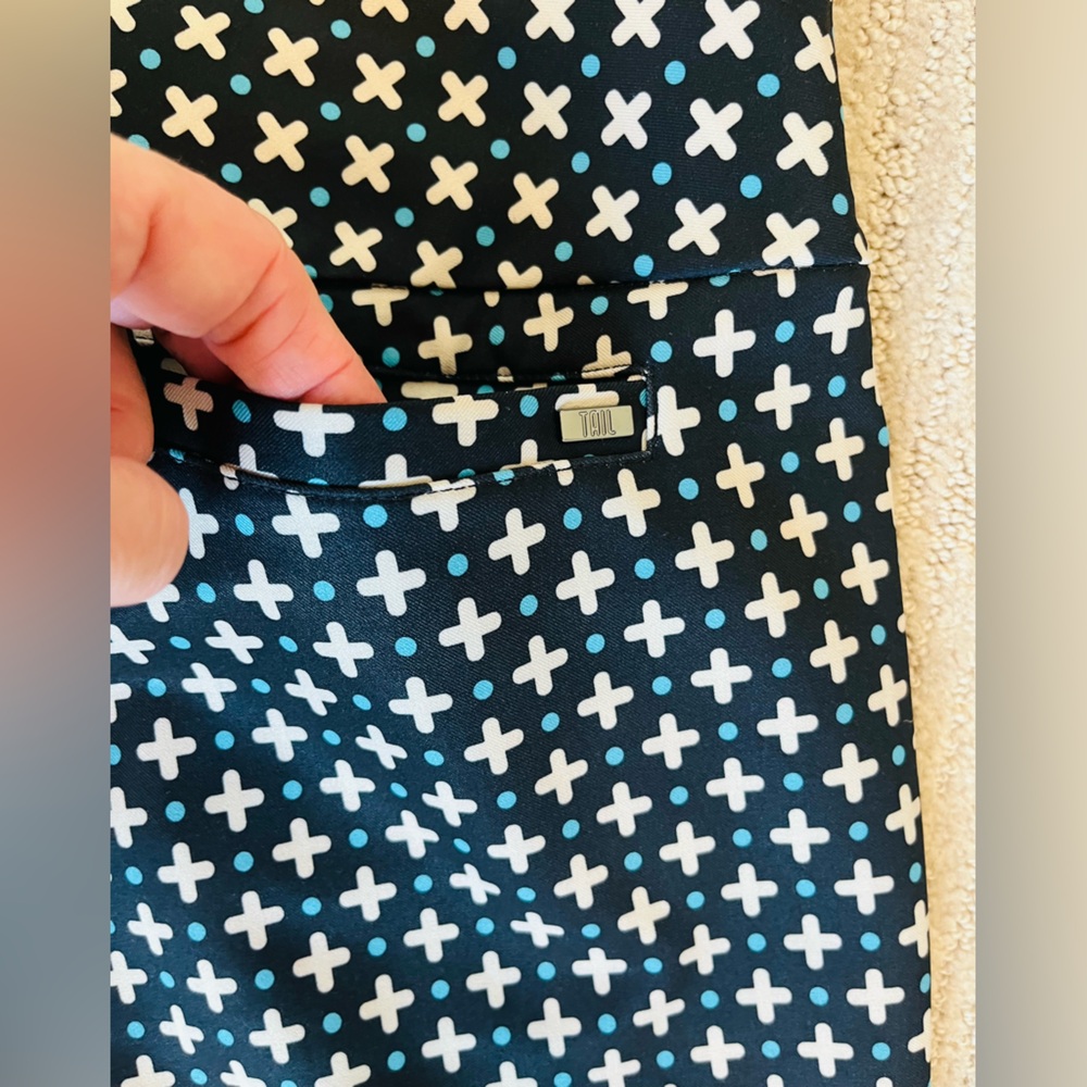 Tail Cross Golf Shorts - Picture 4 of 10